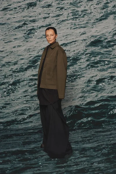 Look 13